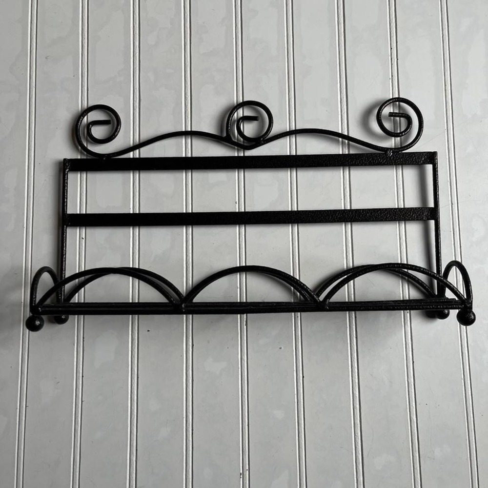 Vintage Black Metal Wall Shelf – Scroll Detail Bathroom/Kitchen Rack